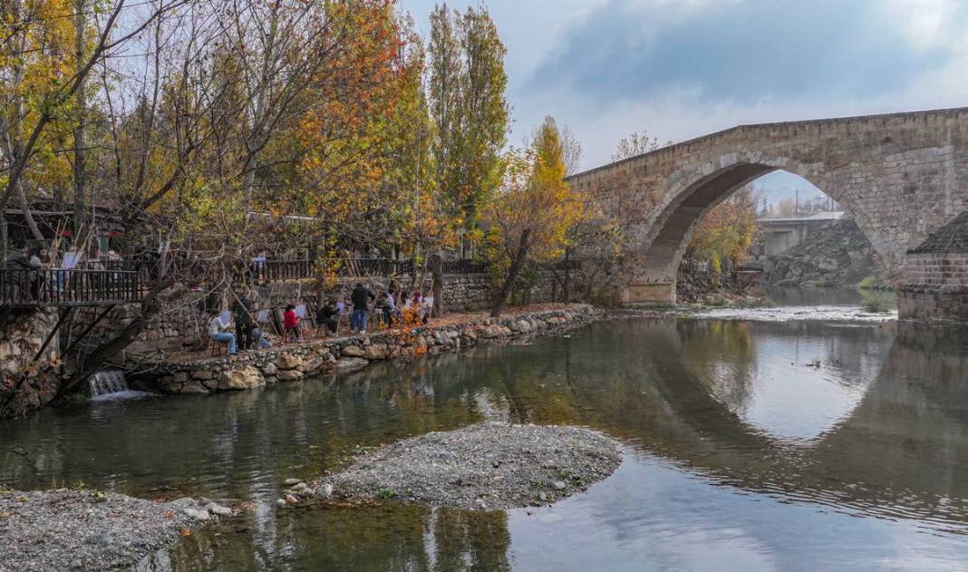 Diyarbakır’da öğrenciler tarihi ve doğayı tuvale taşıyor 6